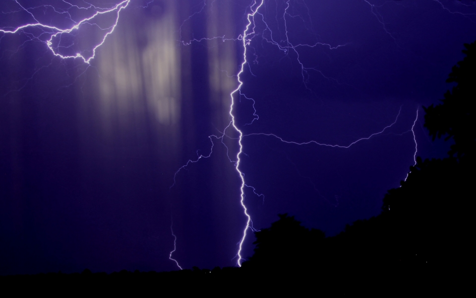 Lightning photo / Credit: Ian Anderson